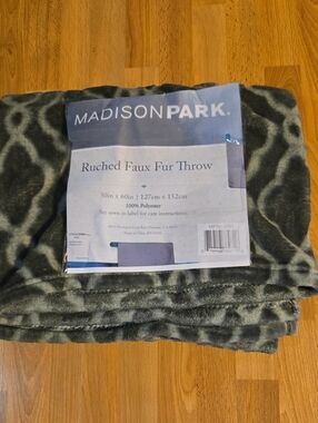 Madison Plush Geometric Throw Blanket in Gray and White